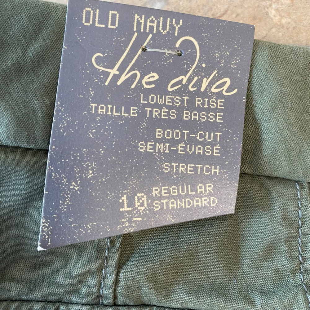 💚 Old Navy “The Diva” Low Rise Pants – Trendy Green 💚 - Picture 4 of 5